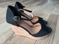 H&M Schuhe Keil Sandaletten schwarz Größe 38 Nordrhein-Westfalen - Ratingen Vorschau