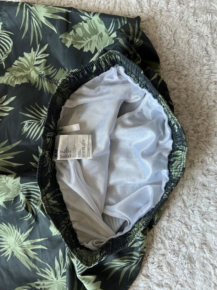 Badeshorts Hawaii H&M Gr. 170 Neu!!! in Hünstetten