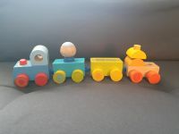 Holz Eisenbahn mit Waggons Babyspielzeug Brandenburg - Senftenberg Vorschau