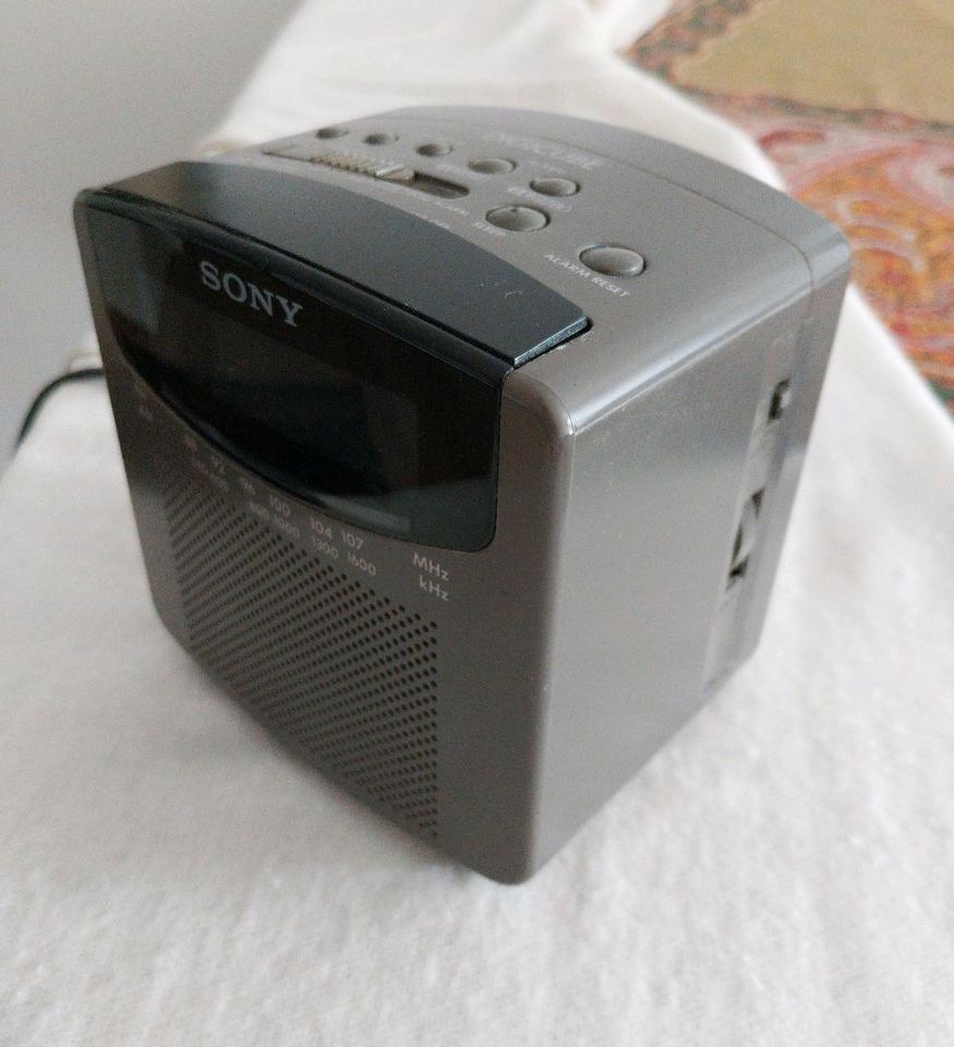 Sony Radiowecker Wecker Digital Cube Grau in Saarbrücken-Mitte - St Johann  | Radio & Receiver gebraucht kaufen | eBay Kleinanzeigen ist jetzt  Kleinanzeigen