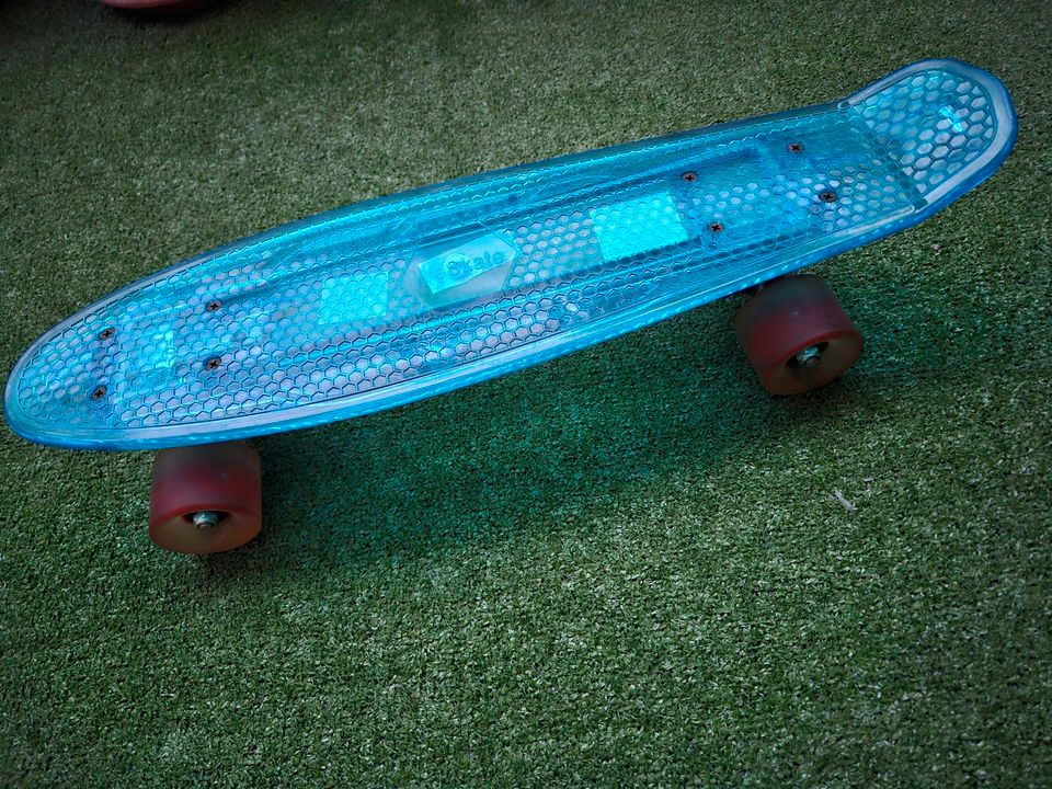 Skateboard mit Lichteffekten in Rüsselsheim