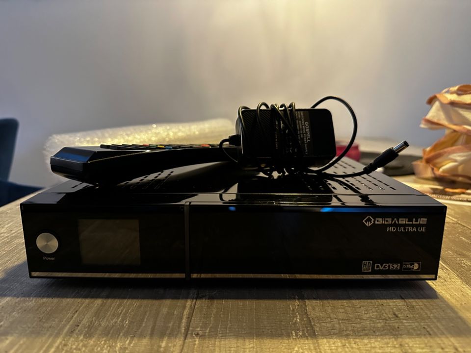 Gigablue Ultra HD UE - DVBS2 Receiver in Solingen