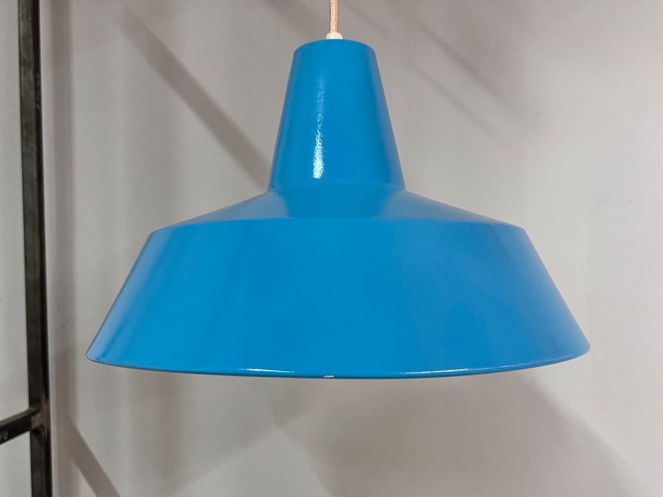 neu lackierte Industrielampe blau aus Dänemark Vintage Küchenlampe Hängelampe Deckenlampe in Berlin