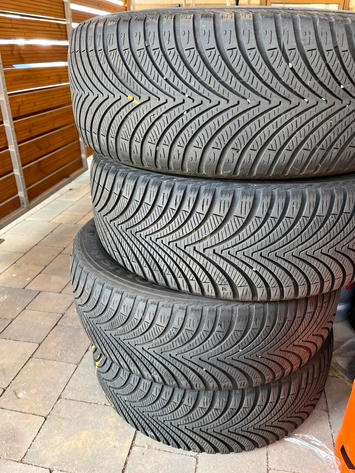 Allwetterreifen Kumho Solus 4S HA32 215/55 in Schonungen