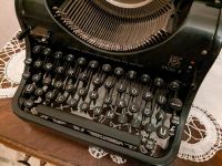 Schreibmaschine Olympia Mod 8 aus 30er/40er Jahren Berlin - Lichtenberg Vorschau