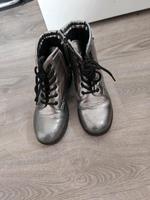 Kappa Stiefel Silber Schwarz Gr. 35 Niedersachsen - Delmenhorst Vorschau