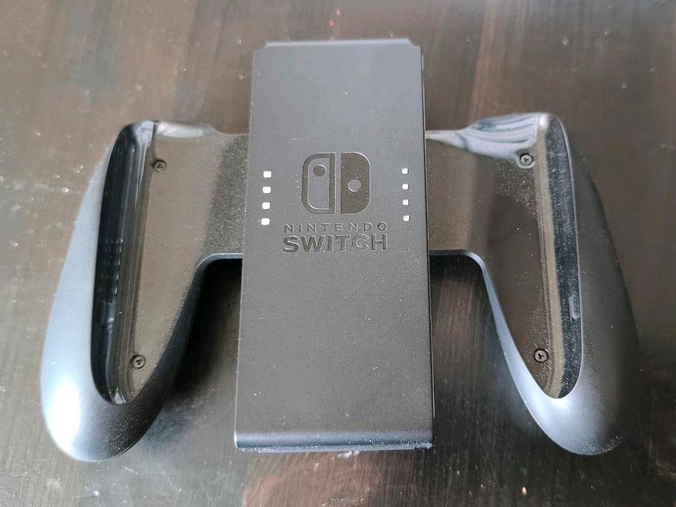 Nintendo Switch OLED Zelda Edition OVP mit Rechnung 27.11.23 in Langenhagen
