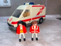 Playmobil Krankenwagen mit 2 Sanitätern Blaulicht Niedersachsen - Bissendorf Vorschau