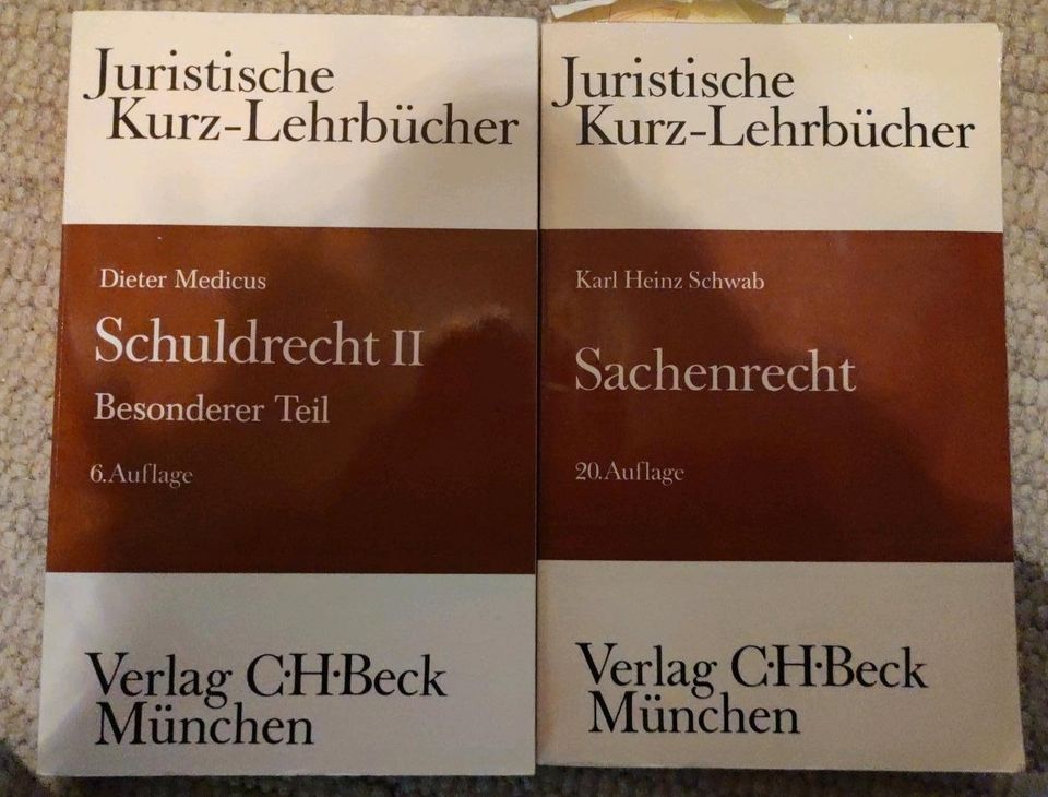 Juristische Kurz-Lehrbücher Schuldrecht Sachenrecht in Künzell