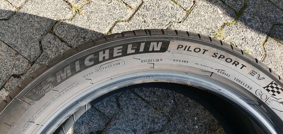 4x Michelin Pilot Sport EV  255 45 R 20 105W **DOT 4722** in Hofheim am Taunus
