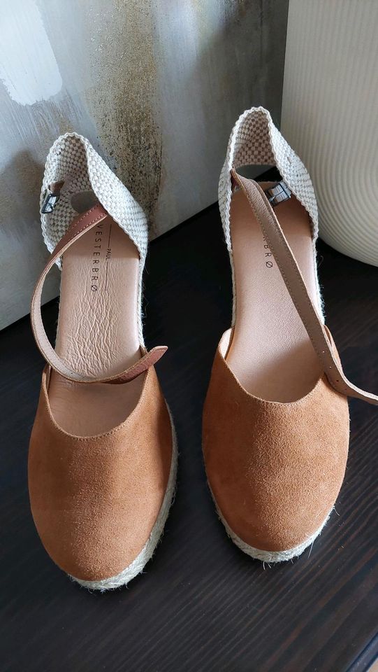 Espadrilles/Sandalen braun beige Gr.40 in Neuss