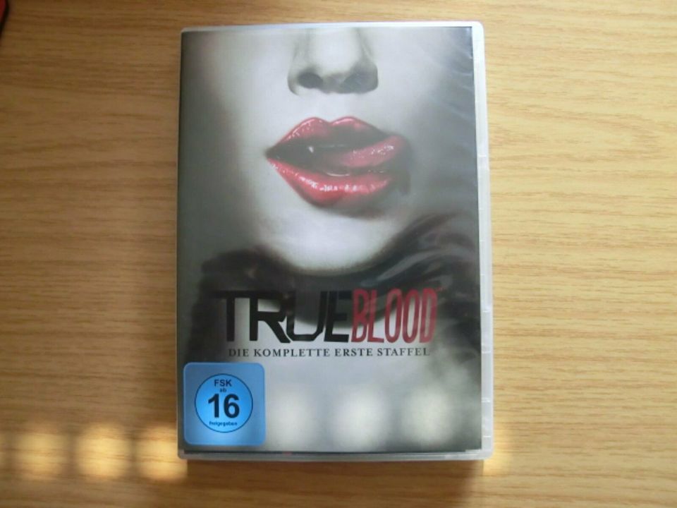 True Blood, Vampirserie, 1. Staffel in Stockheim