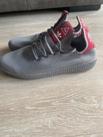 Adidas Pharrell Williams HU 44 Grau wie neu Niedersachsen - Papenburg Vorschau