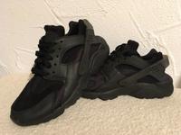 Nike Air Huarache Sneaker low black schwarz Gr. 38,5 wie neu Bayern - Ichenhausen Vorschau