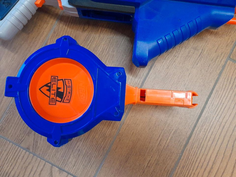 Nerf N-Strike Elite Infinius, vollmotorisierter Blaster in Bayreuth