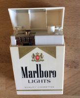 Marlboro-Feuerzeug - Schachtel-Form --- leer Nordrhein-Westfalen - Olpe Vorschau