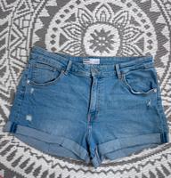 BERSHKA | Roll up Jeans Shorts | blau | Gr. 44 Brandenburg - Bernau Vorschau