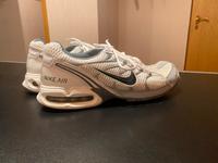 Nike Air Schuhe Gr. 44 Niedersachsen - Söhlde Vorschau