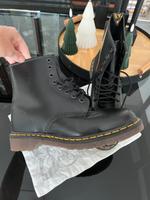 Boots Dr. Martens 39 schwarz Leder neu Sachsen - Radeberg Vorschau