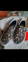 Neue Vans Slip ons Größe 35 mit Blumen Nordrhein-Westfalen - Eslohe Vorschau