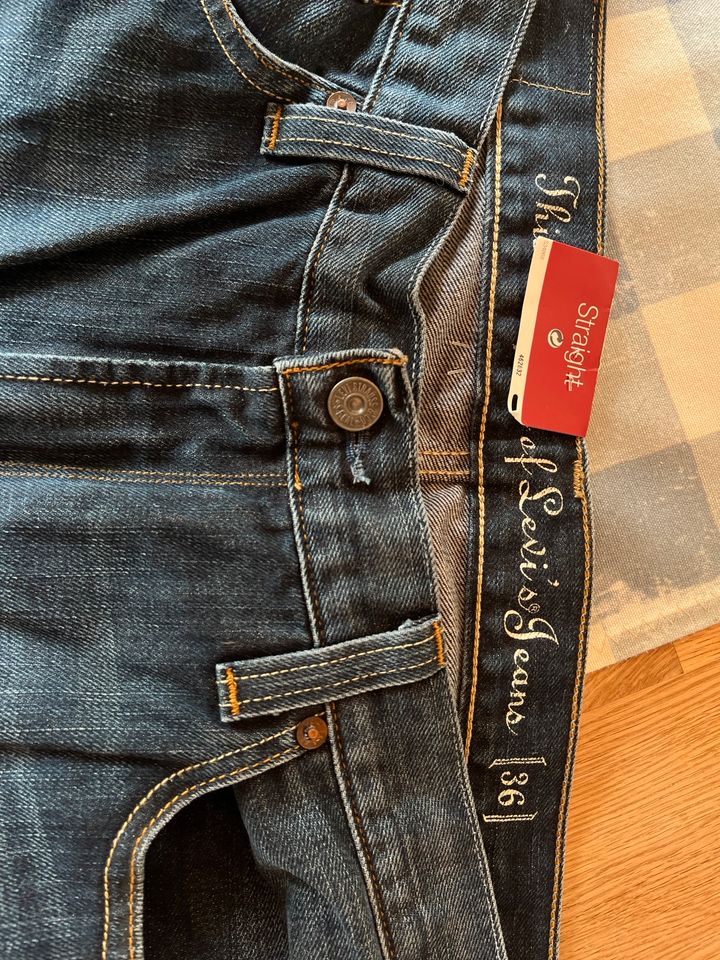 LEVI‘S Jeans Herren Straight 500 NEU mit Etikett in Waldenburg