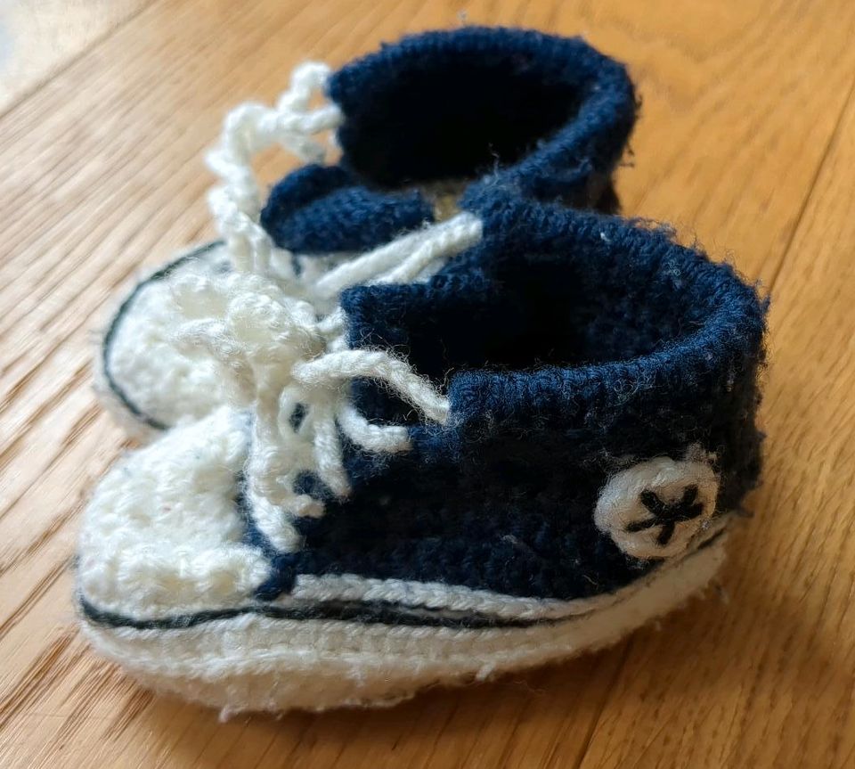 Babyschuhe Sneakers Wolle Neugeborene in Seubersdorf