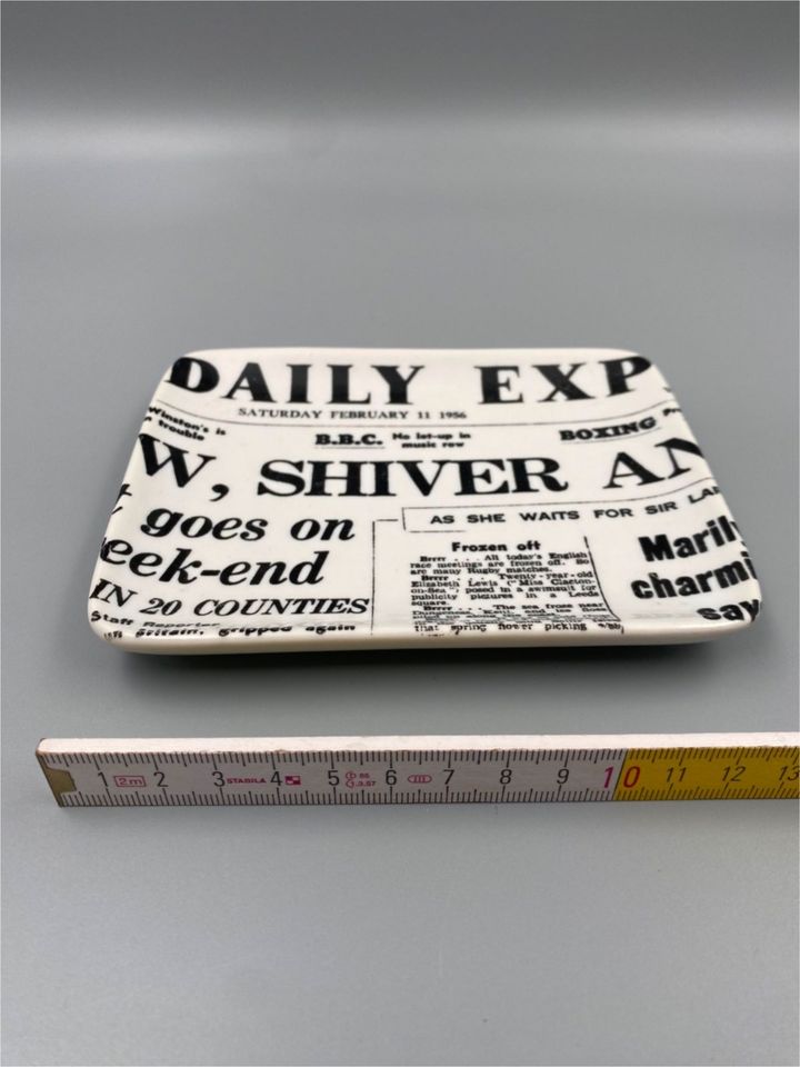 * PIERO FORNASETTI VIDE POCHE DAILY EXPRESS SCHALE MILANO ITALY in Berlin