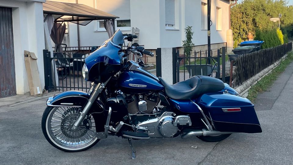 Harley Electra Glide Ultra Limited - Street Glide - Soundsystem in Böblingen