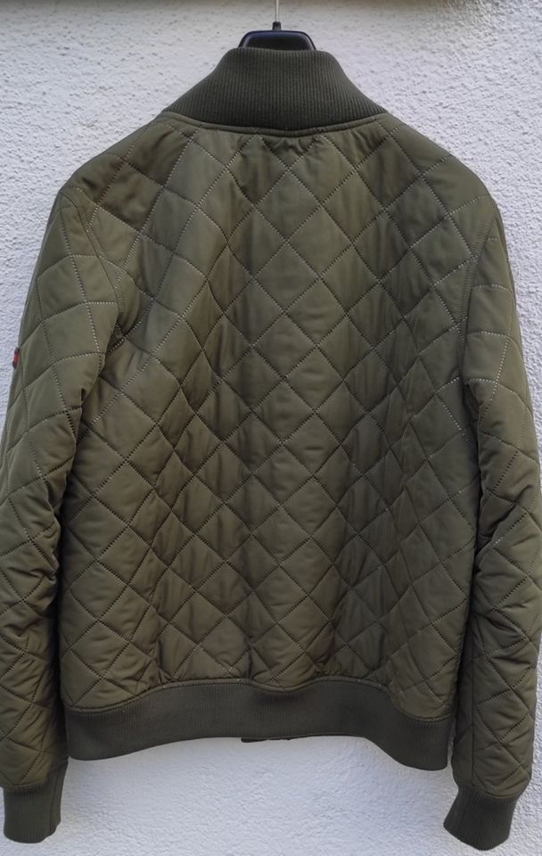 Jacke Hilfiger Steppjacke Gr.L in Neu Ulm