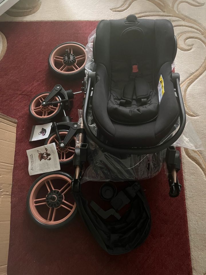 Multi-Functional Stroller (Verwandelbarer Kinderwagen) NEU IN OVP in Hamburg