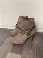 Stiefelette von Tamaris taupe Größe 38 Berlin - Hellersdorf Vorschau