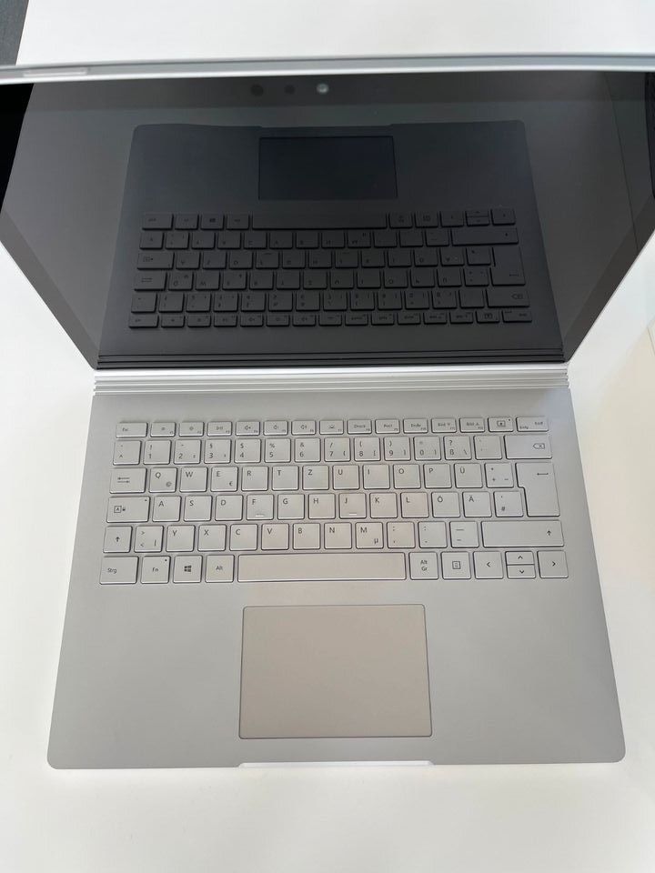 Microsoft Surface Book 3 1900 Intel i5-1035G7 8GB RAM 256GB SSD in Offenburg