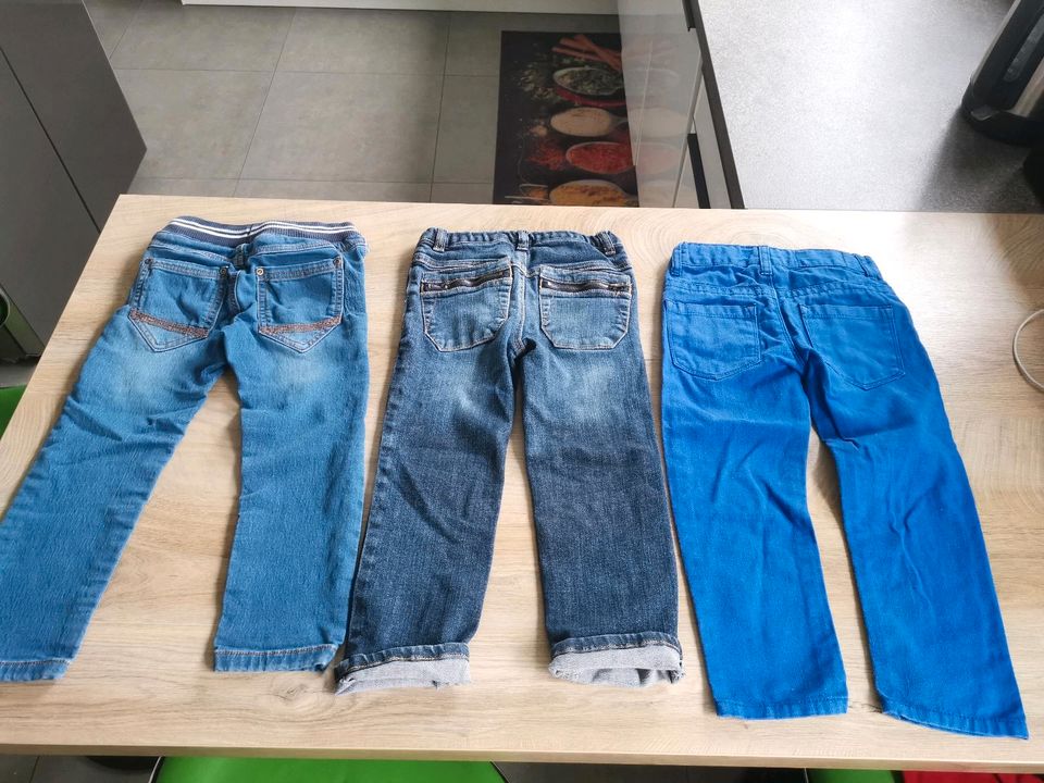 Jungen Jeans, Gr 104 in Düsseldorf