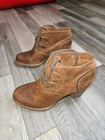 Clarks Stiefelette Neuwertig 39 Niedersachsen - Uchte Vorschau