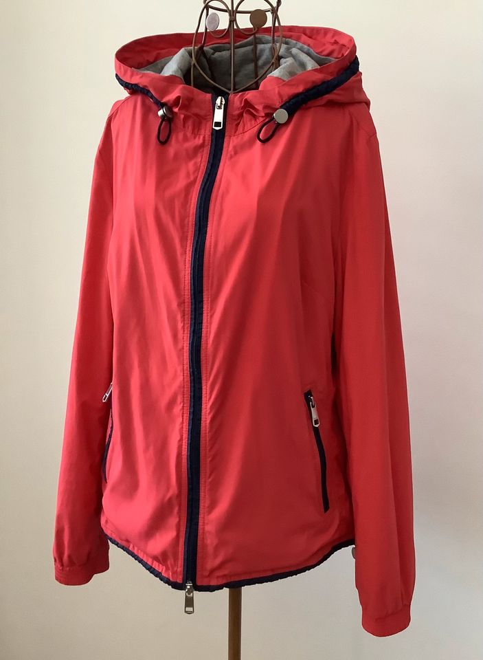 Tommy Hilfiger Jacke Frühjahr Windbreaker Kapuze Rot Gr. M TOP in Meisenheim