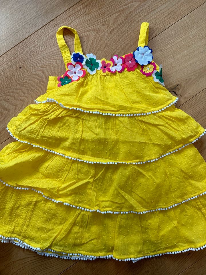 Mini Boden Kleid 4-5Jahre in Gießen