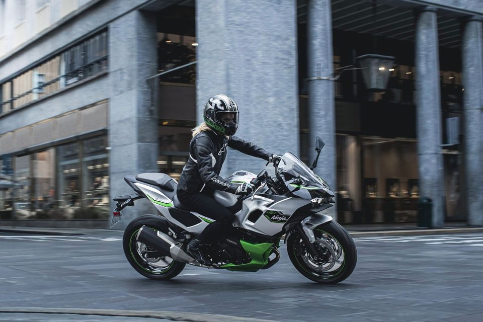 Kawasaki Ninja 7 Hybrid Test Ride , Z 7 Hybrid in Celle