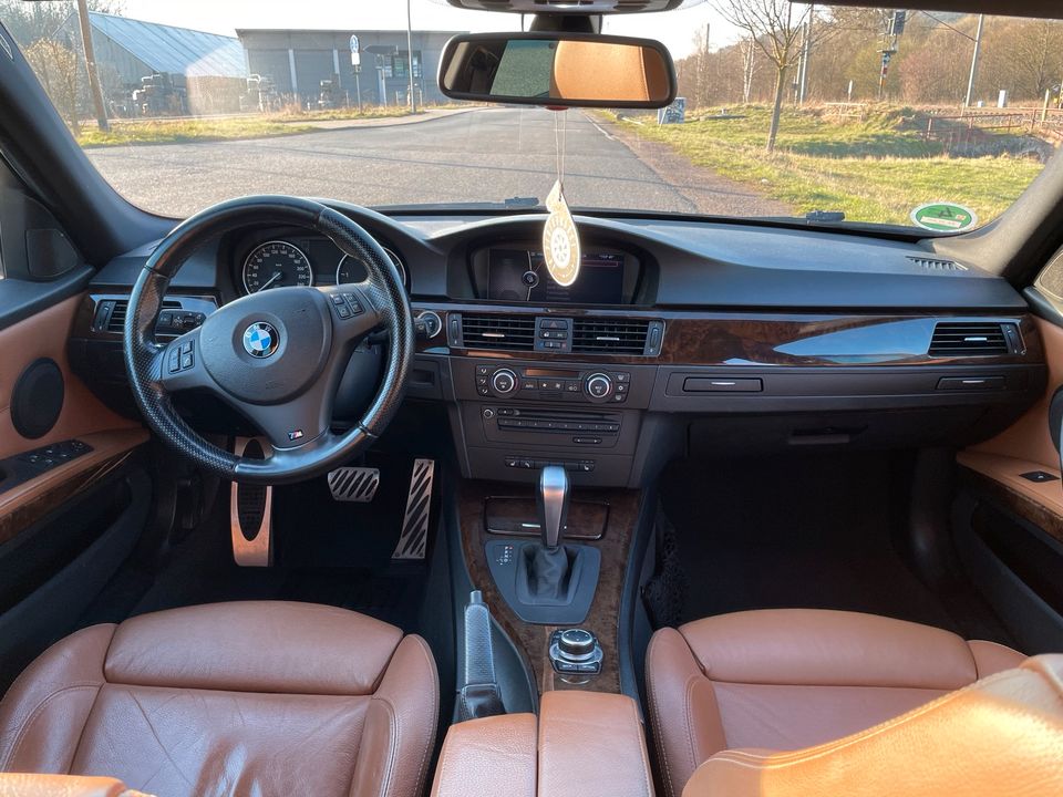 BMW E91 320d Touring M Paket - individual Farbe in Wutha-Farnroda