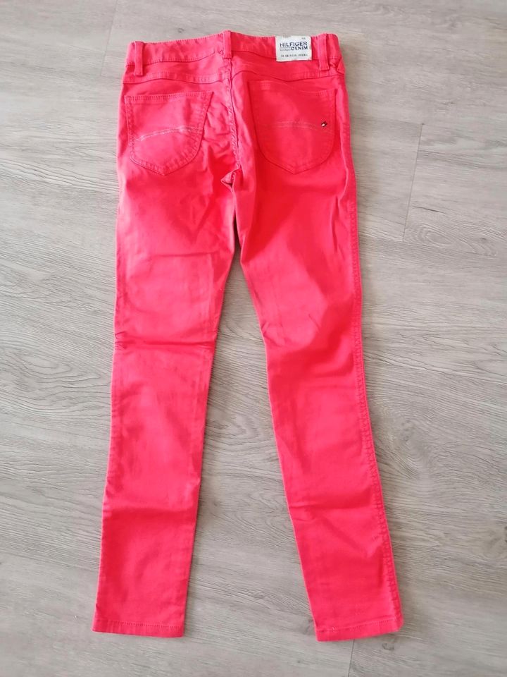 Mädchen Hose von Tommy Hilfiger Gr. 140 in Bitburg