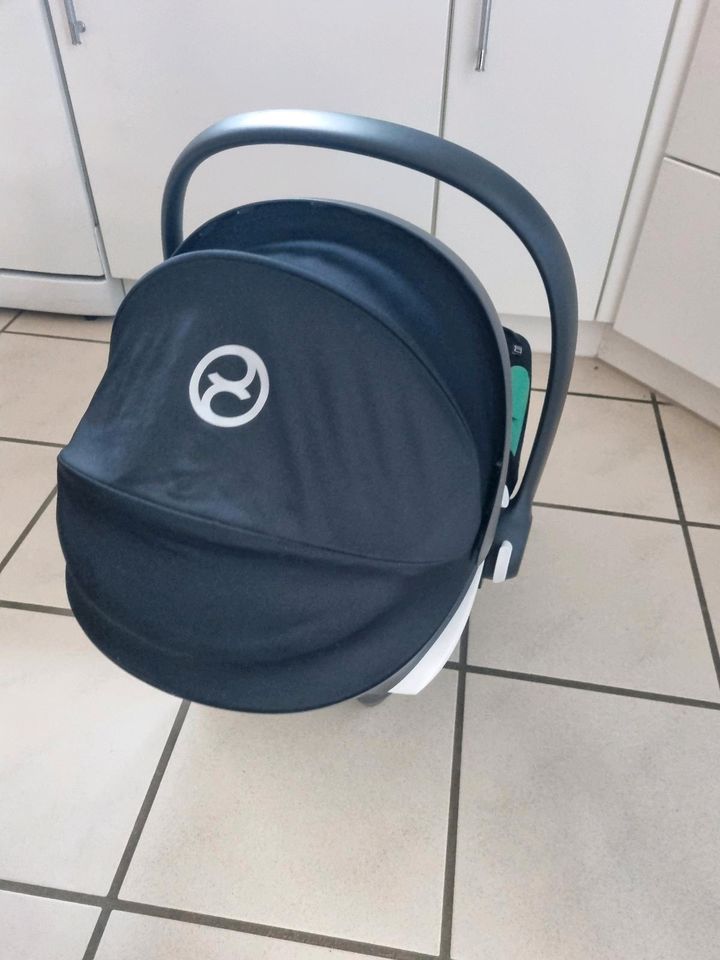 Cybex Aton B2 I-Size mit Base One Isofix Station in Vreden