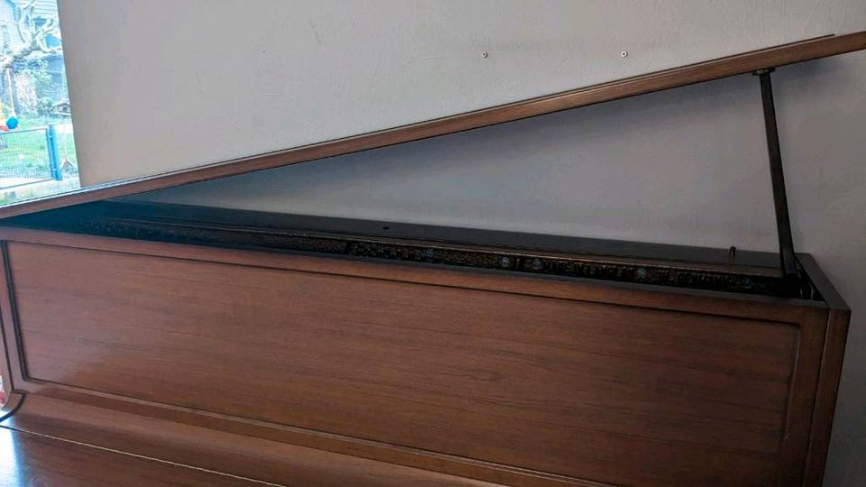 Klavier Wandklavier W. Hoffmann Pianohaus Kemp Bielefeld in Salzkotten