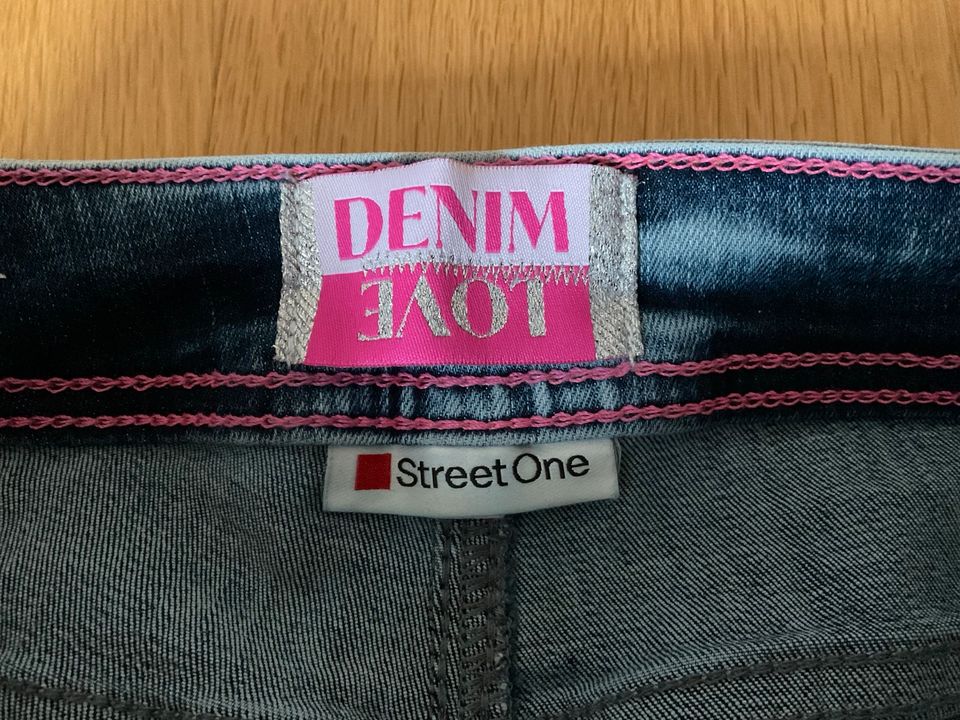 Jeans / Denim Hose - Style Crissi - Street One - 29/30 in Neufraunhofen