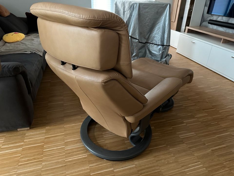 Stressless Sessel Capri S mit Hocker in Hamburg