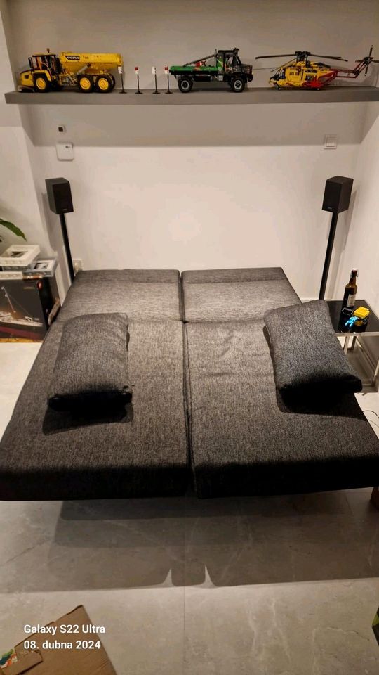 Cooles Sofa Couch mit Schlaffunktion in Mettmann