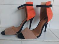 Sandalette High Heel hihem Absatz Gr. 40 von Zara aus Spanien Nordrhein-Westfalen - Marl Vorschau