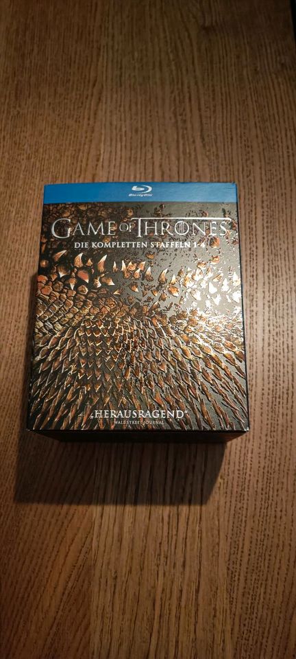 Game of Thrones Staffel 1-4 auf Blu Ray in Sammlerbox in Leonberg