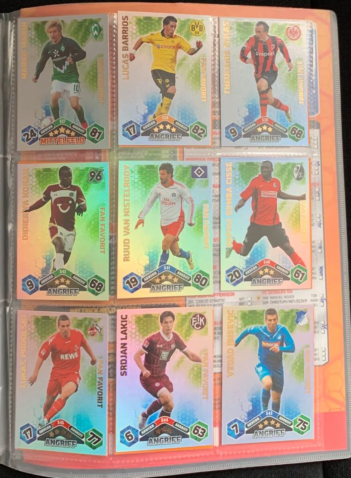 Match Attax Sammelmappe 359 Karten 2010-2011 Saison in Dillenburg