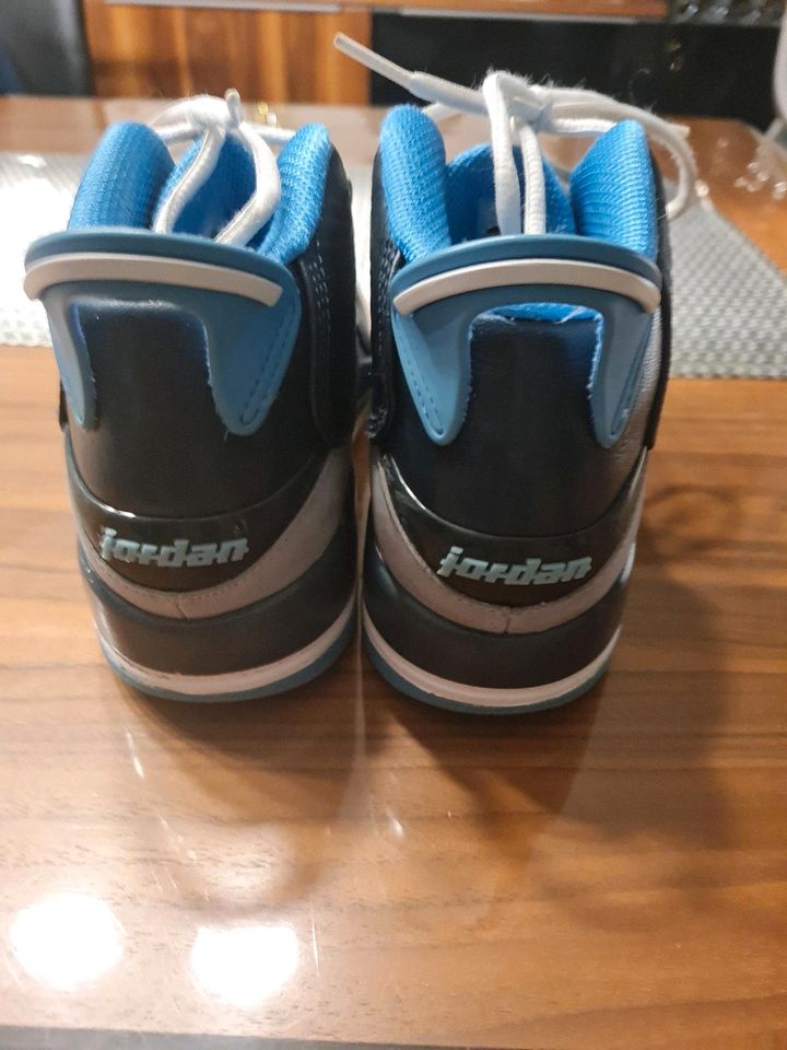 Nike Air Jordan Two 3 Sneaker, Größe 38 in Menden