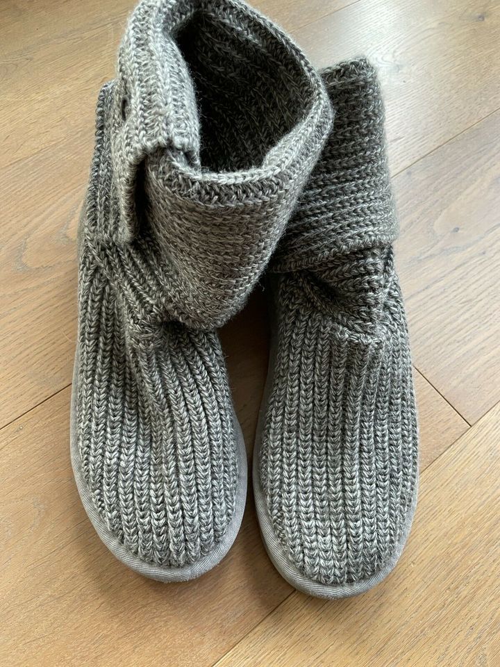 UGG Stiefel, Strick, grau in Unterföhring