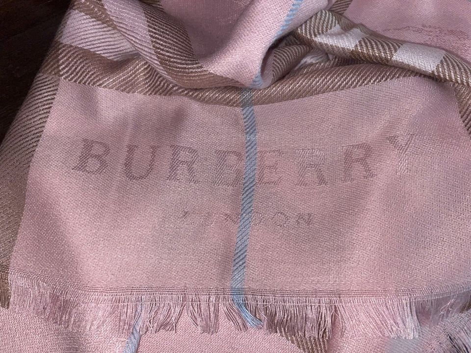 Burberry Schal 100% Cashmere rose in Schwarmstedt